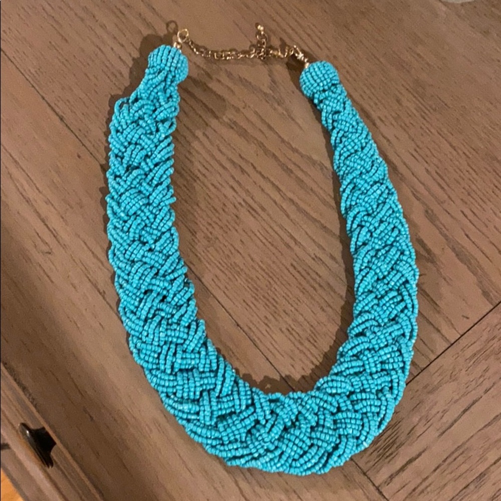 Women’s blue necklace